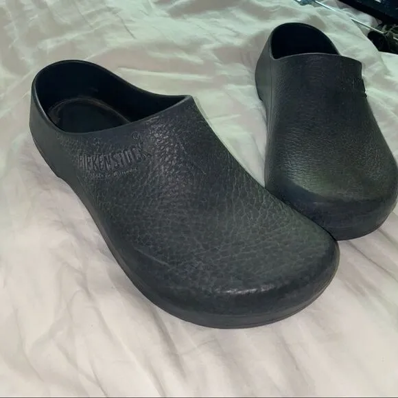 🍄 Birkenstock Black Croc Style Slip On Shoes