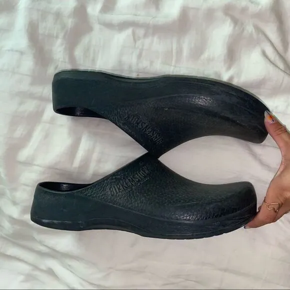 🍄 Birkenstock Black Croc Style Slip On Shoes