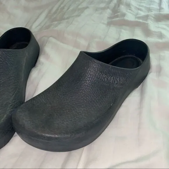 🍄 Birkenstock Black Croc Style Slip On Shoes