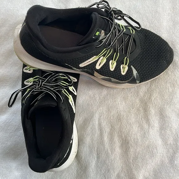 ⭐️ Nike quest black camo swoosh running shoes men 8