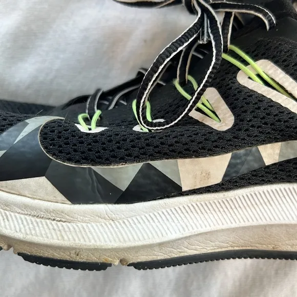 ⭐️ Nike quest black camo swoosh running shoes men 8
