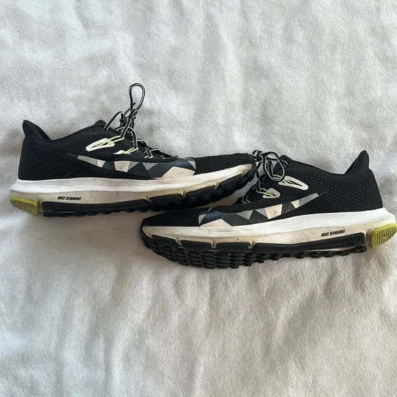 ⭐️ Nike quest black camo swoosh running shoes men 8