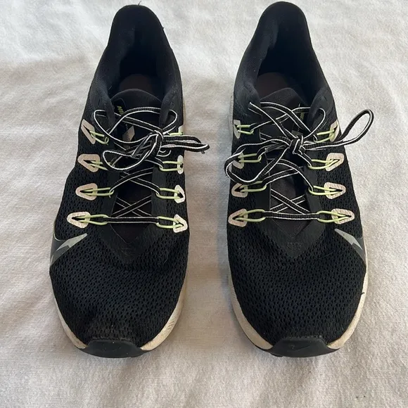 ⭐️ Nike quest black camo swoosh running shoes men 8