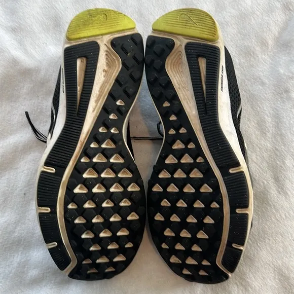 ⭐️ Nike quest black camo swoosh running shoes men 8