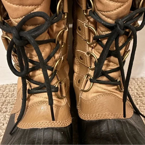 ❄️ Sorel Tofino II Women's Tan and Black Winter Boots - size 8