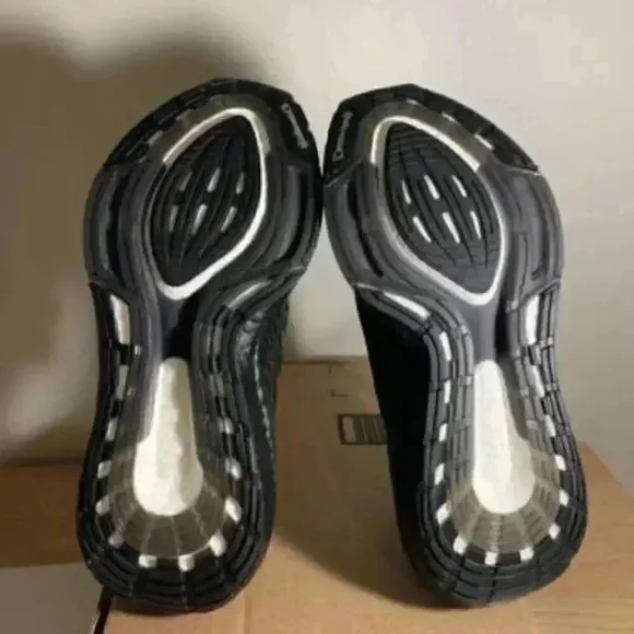 1.L, NEW Men's Adidas Mens Running Shoes- Black- US 6.5 MENS