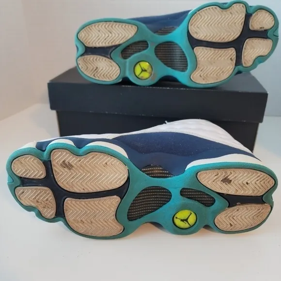 2015 Kids Size 7 W/ Original box- Jordan 13 Low Hornets