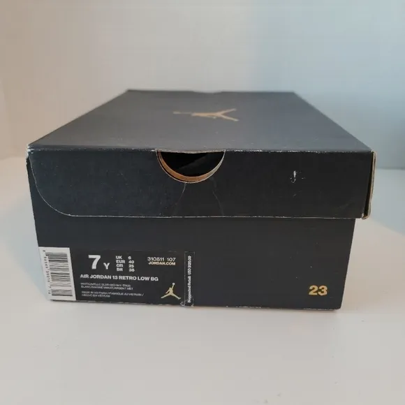2015 Kids Size 7 W/ Original box- Jordan 13 Low Hornets