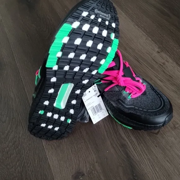 8 Womens / 7 M adidas UltraBoost 20 Explorer Night Metallic Lime Running Shoes