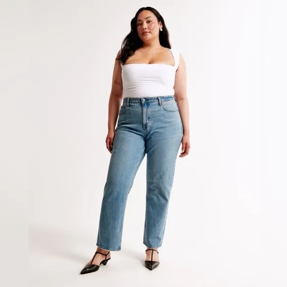 Abercrombie Curve Love Ankle Straight Raw Hem Ultra High Rise Jeans Size 22S