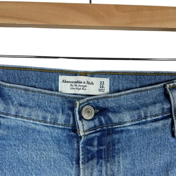 Abercrombie Curve Love Ultra High Rise 90s Straight Jean Size 16L