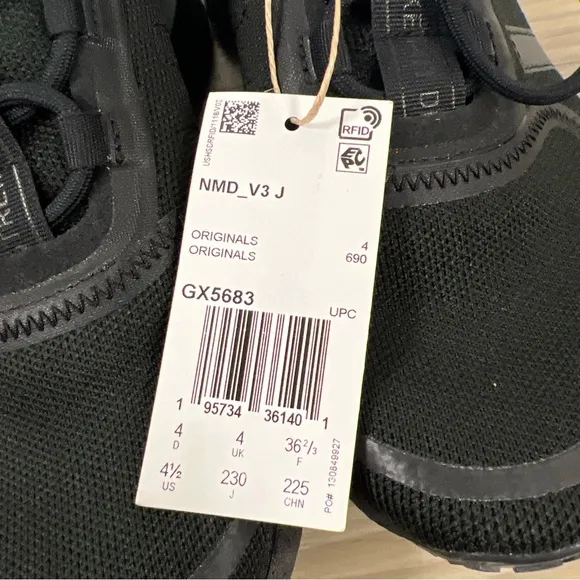 Adidas NMD_V3 J Boost Boys Running Shoes Triple Black Youth Size 5.5 GX5683 NWOB