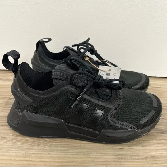 Adidas NMD_V3 J Boost Boys Running Shoes Triple Black Youth Size 5.5 GX5683 NWOB