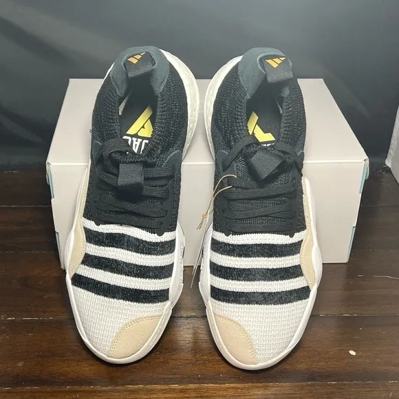 Adidas Trae Young 2 Casual Basketball Shoes Black White H06477 Mens Size 8