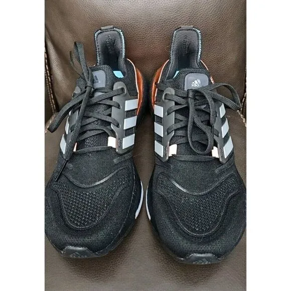 Adidas UltraBoost 22  Athletic Running Shoes Women's Size 9 NWT