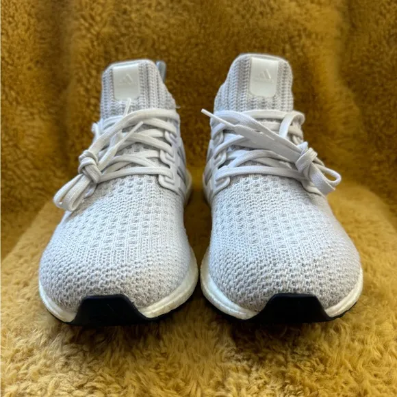 Adidas Ultraboost DNA 5.0 Triple White Running Shoes Women’s Size 6