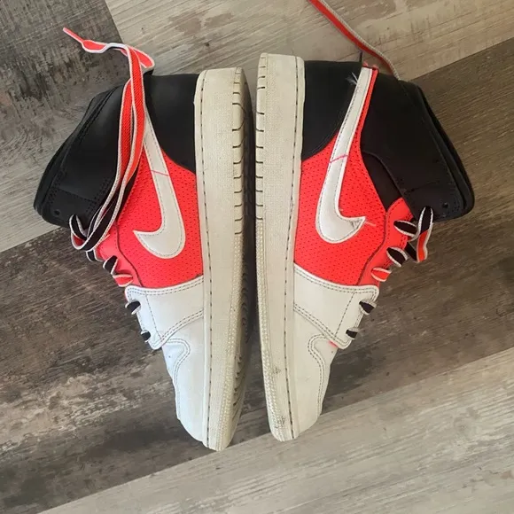 Air Jordan 1 Mid GS Big Kids' Shoes White-Black-Infrared Size 6Y