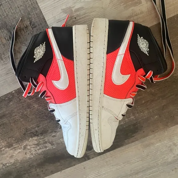 Air Jordan 1 Mid GS Big Kids' Shoes White-Black-Infrared Size 6Y