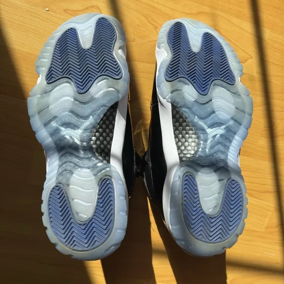 Air Jordan 11 Space Jam