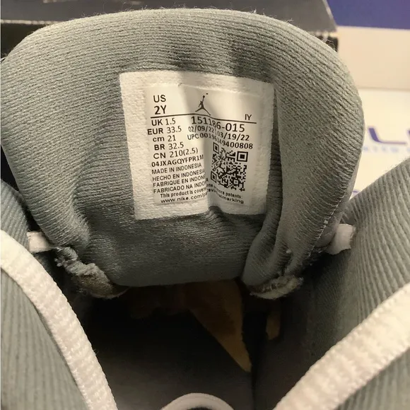 Air Jordan 12 Stealth White Cool Grey Kids 2y