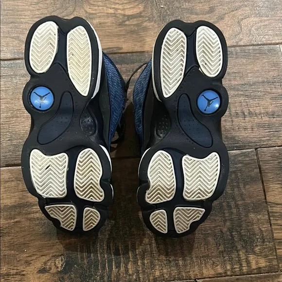 Air Jordan kids Retro 13 GS 414575-400 size 1 Y Sneakers excellent condition!!