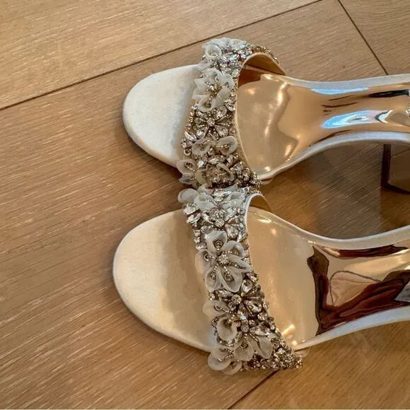 &quot;FINESSE&quot; BY BADGLEY MISCHKA BRIDAL size 7