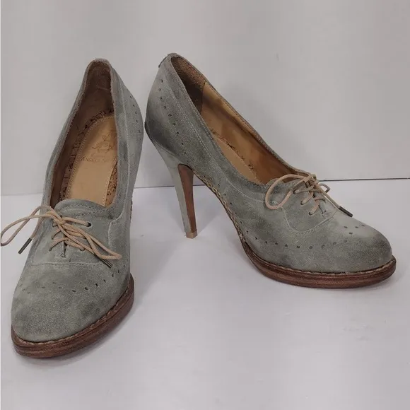 ANGELA SCOTT Gray Women's Shoes size 8 preOwned Exellent condition