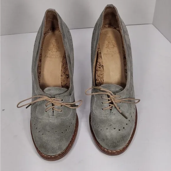 ANGELA SCOTT Gray Women's Shoes size 8 preOwned Exellent condition