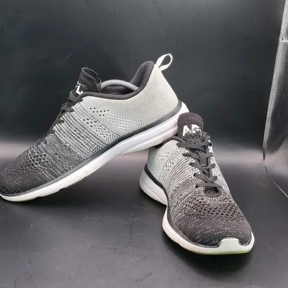APL women's Techloom Pro Running Sneakers Sz: 10.5