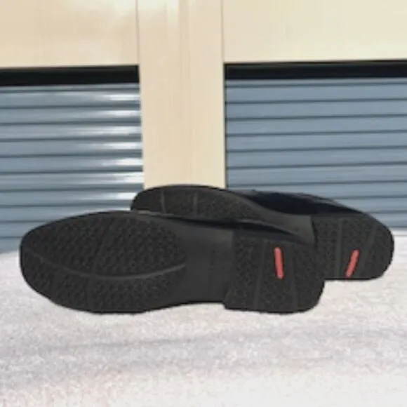 Apron Toe Shoes . Size: 11M Waterproof Hydro Shield Essential . Rockport