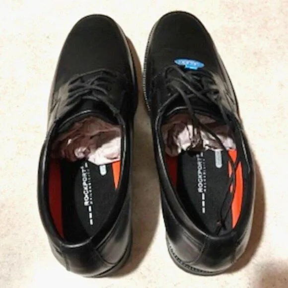 Apron Toe Shoes . Size: 11M Waterproof Hydro Shield Essential . Rockport