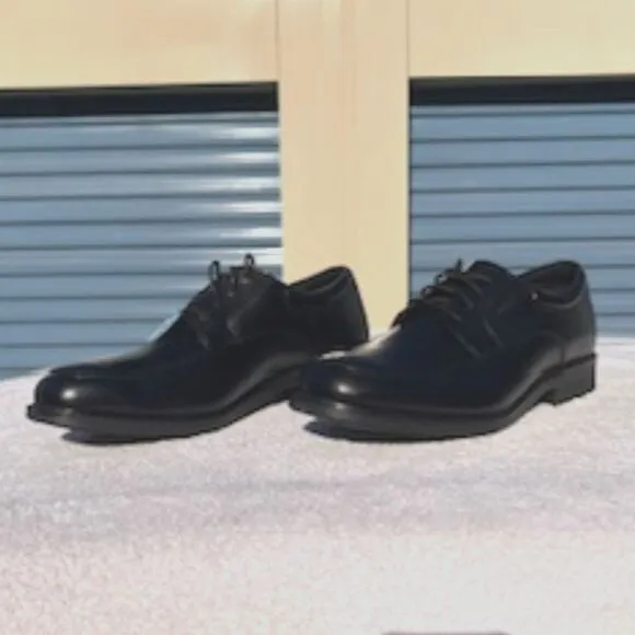 Apron Toe Shoes . Size: 11M Waterproof Hydro Shield Essential . Rockport