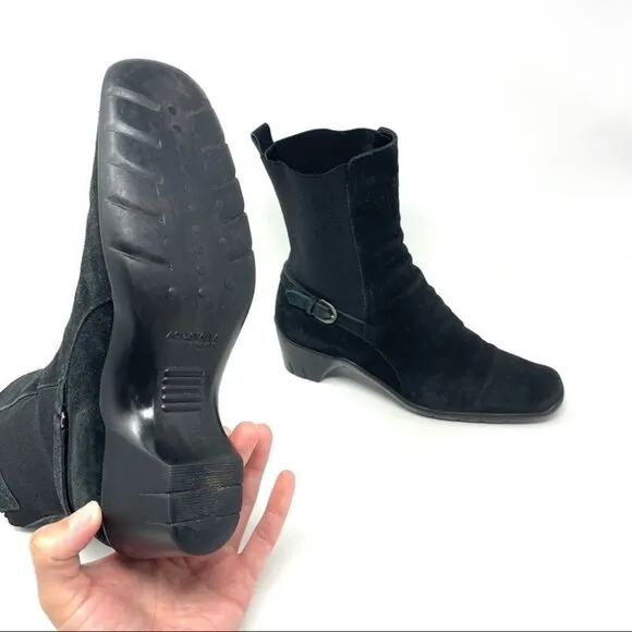 𝅺AQUATALIA Waterproof Black Suede Pull On Ankle Boots Size 6.5