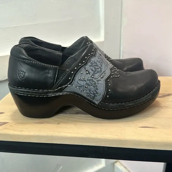 Ariat Black Mules &amp; Clogs Leather Western Clogs Black Gray Women's Size 7.5