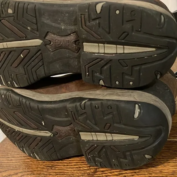 Ariat waterproof boots ATS 6.5 rugged lightweight  boot