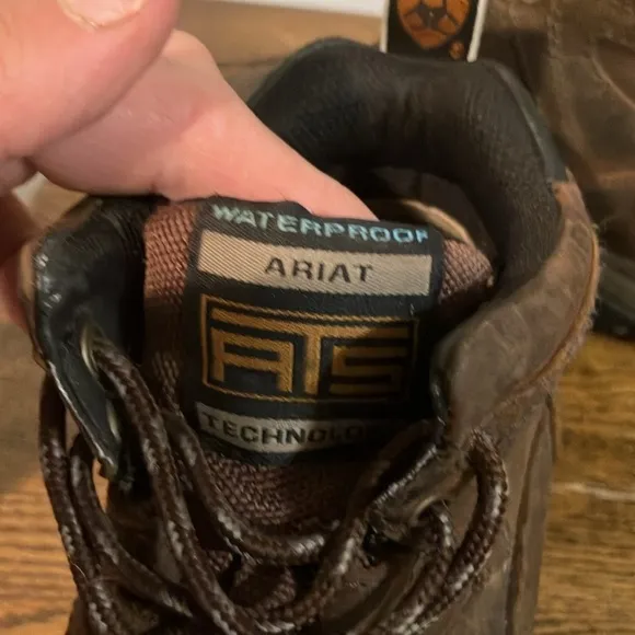 Ariat waterproof boots ATS 6.5 rugged lightweight  boot