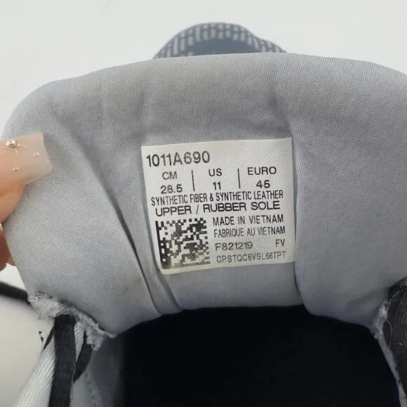 Asics GT-2000 8 gray and black running shoes