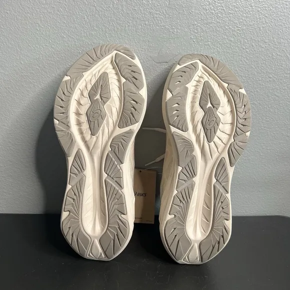 ASICS Women's NOVABLAST 4 Running Shoes Size 9.5 Oatmeal Moonrock