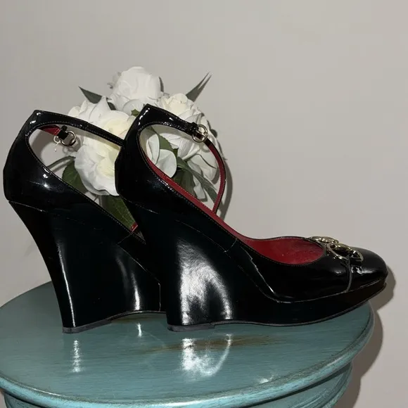 Authentic Gucci shoes size 9B