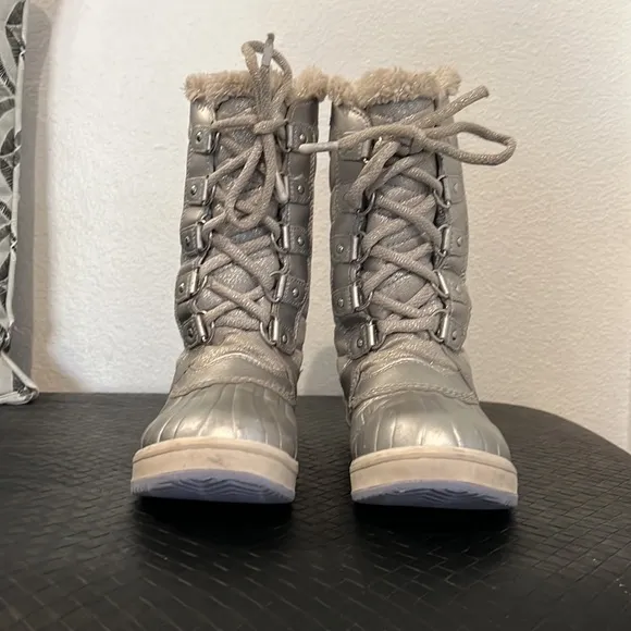 Authentic Sorel signature Disney Frozen girls waterproof winter boots sz 4