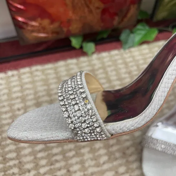 Badgley Mischka Collection Urina Heeled Sandal in 10