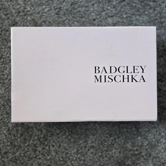 Badgley Mischka Girls Satin Dress Shoe with Bow on Heel size 5