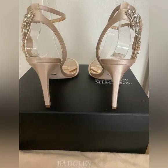 Badgley Mischka - Tisha | Leather Embellished Pumps W/Beige Ankle Strap - Sz 6