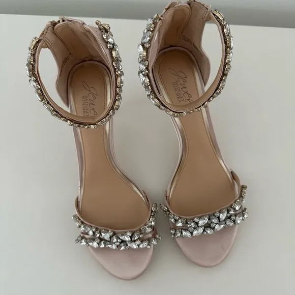 Bagdly Mischka Size:7 1/2 Embellished Strap Evening Shoe
