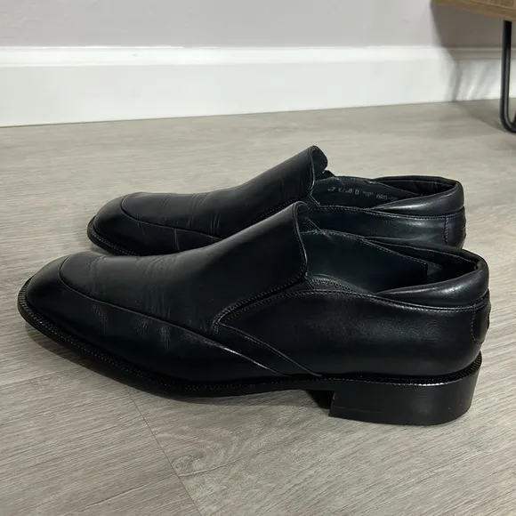 Bally • mens made in Switzerland leather slip on dress shoes size 8 black