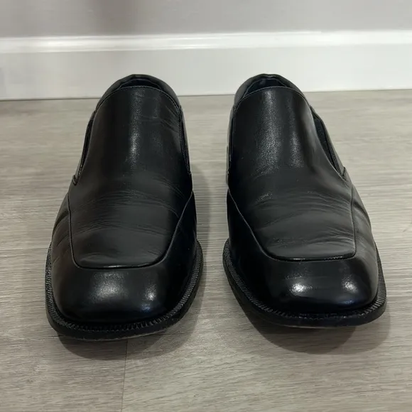 Bally • mens made in Switzerland leather slip on dress shoes size 8 black