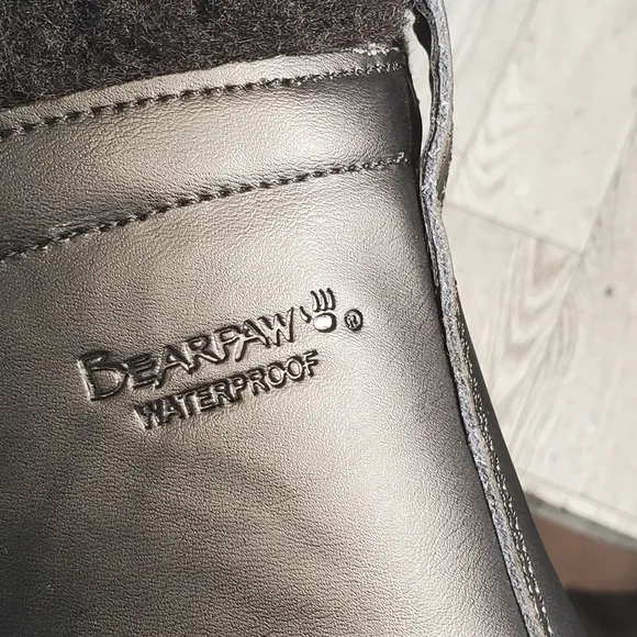 BEARPAW Kelly Boots Black Leather Fur Lined Girls Youth  Size 4 Waterproof NWOT