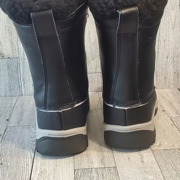 BEARPAW Kelly Boots Black Leather Fur Lined Girls Youth  Size 4 Waterproof NWOT