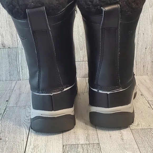 BEARPAW Kelly Boots Black Leather Fur Lined Girls Youth  Size 4 Waterproof NWOT