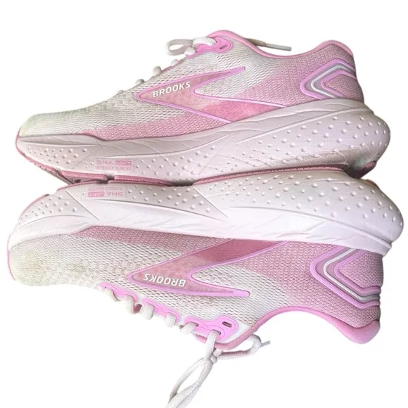 Beautiful pink Brooks Glycerin 21 Pink Running Shoes size 8.5